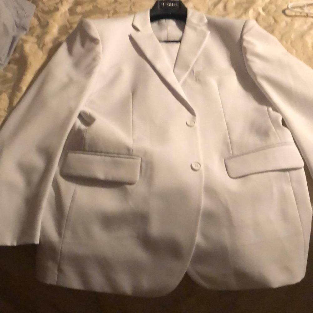 White Vitto Suit